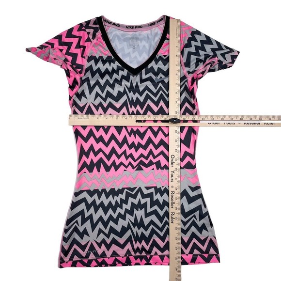 Nike Pro Shirt Womens Size XS Pink Black V Neck Fitted Printed Active 542269-658 - Picture 9 of 11